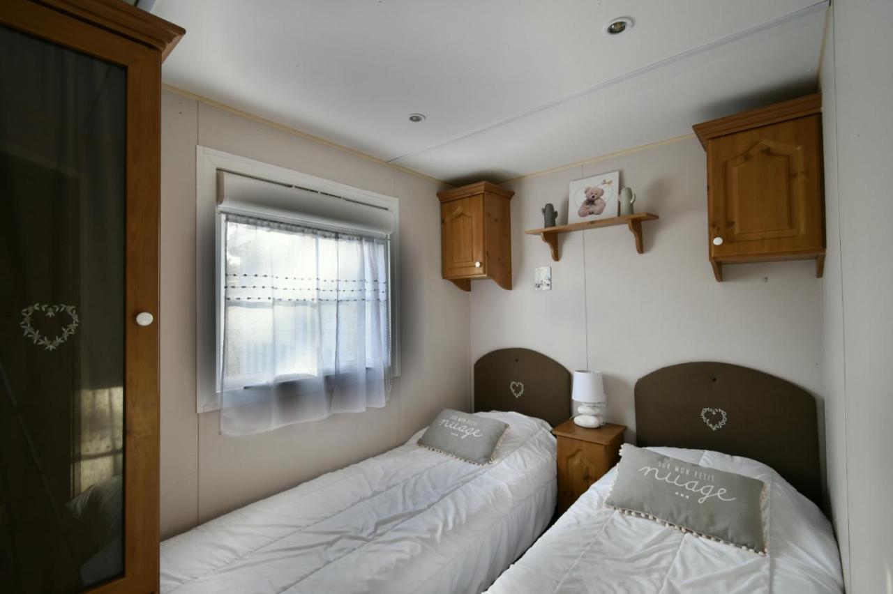 Mobil'Home Climatise Terrain Prive Proche Du Zoo De La Palmyre Les Mathes Exterior foto