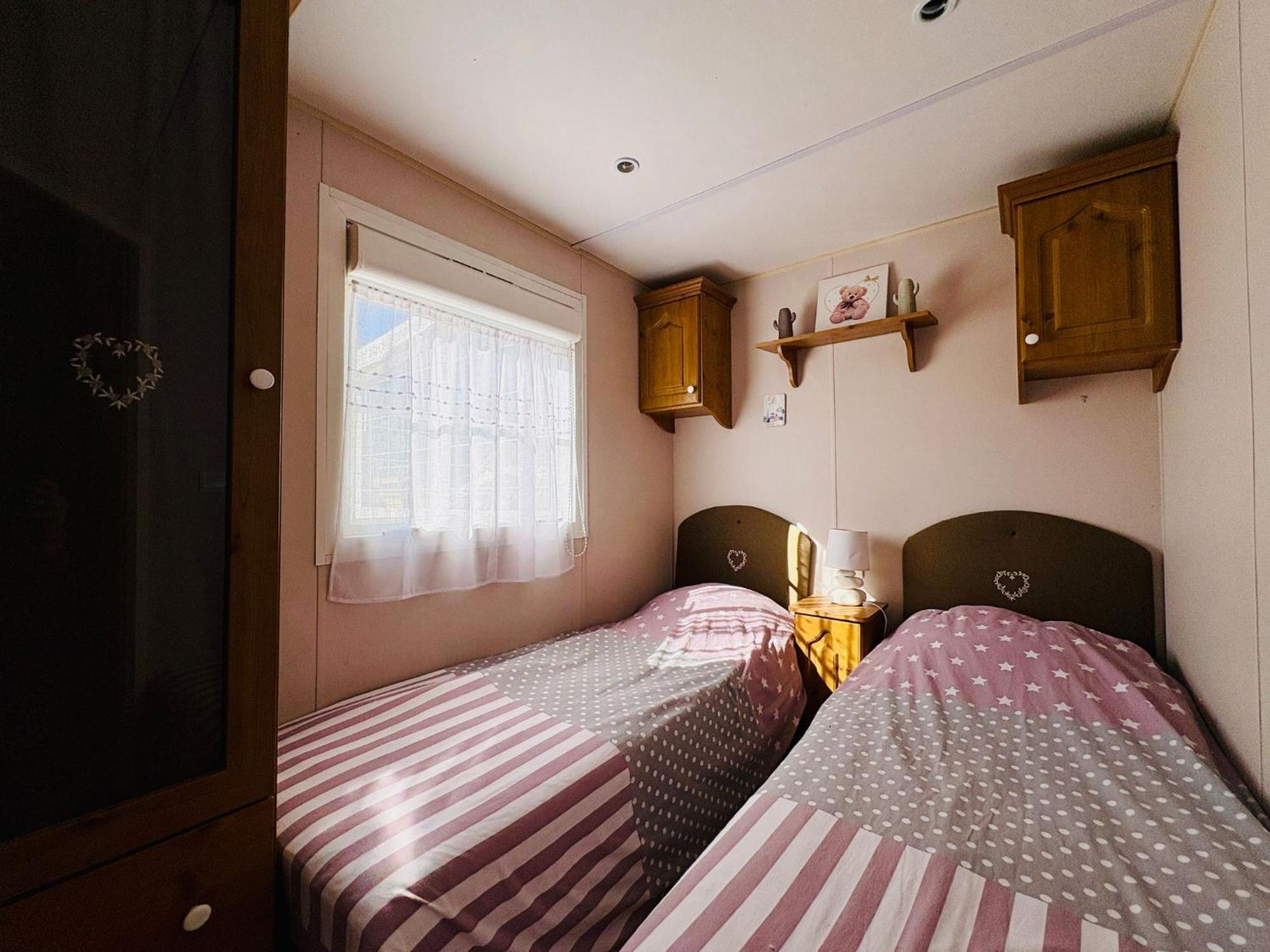 Mobil'Home Climatise Terrain Prive Proche Du Zoo De La Palmyre Les Mathes Exterior foto